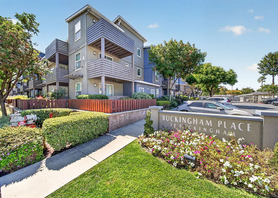 Buckingham Place Apartments