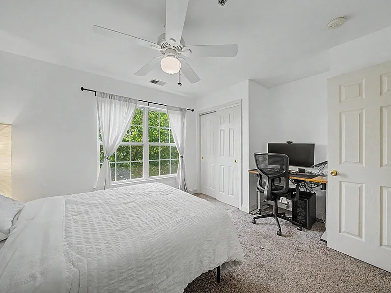 180 Blue Heron Dr #180 — Photo 21