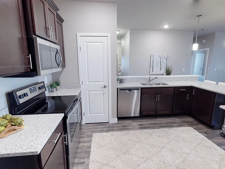 Shadow Crest Townhomes — Photo 15