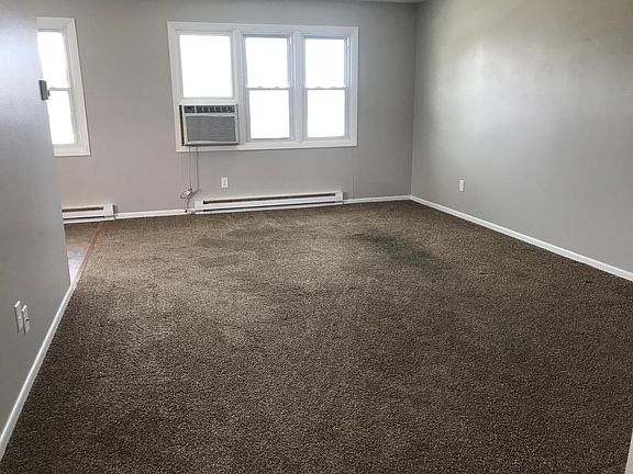5th image of 843 Illinois Ave