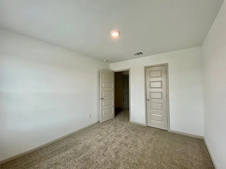 1515 Wells Manor Ln — Photo 14