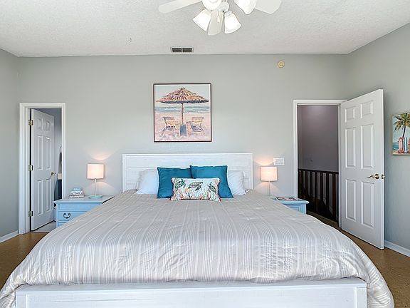 3rd image of 1117 Pinellas Bayway S APT 403