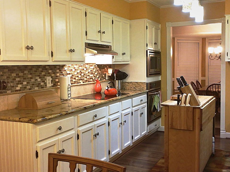 Wonderful updated kitchen