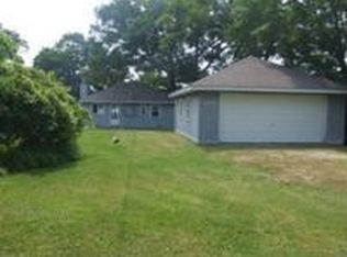1132 Bowles Rd, Antioch, IL 60002