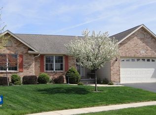 222 Rachel Cir, Sycamore, IL 60178