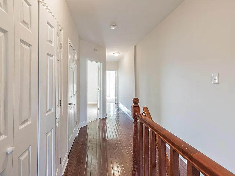 Third floor landing facing rear.