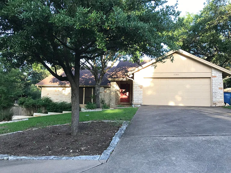 11203 Oak View Dr — Photo 1