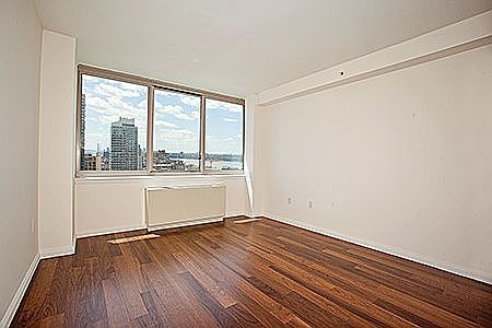 2nd image of 561 10th Ave APT 39H