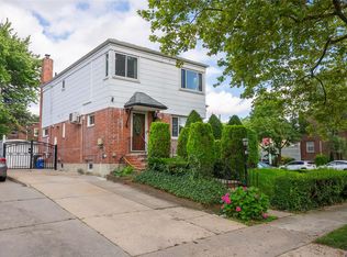 6759 197th St, Fresh Meadows, NY 11365