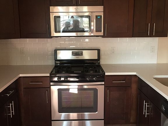 4th image of 2057 Strang Ave #F2