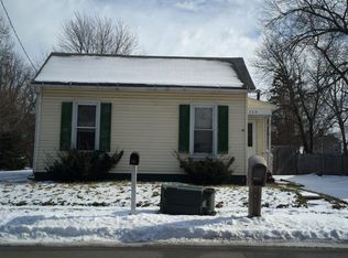 220 N Wood St, Maroa, IL 61756