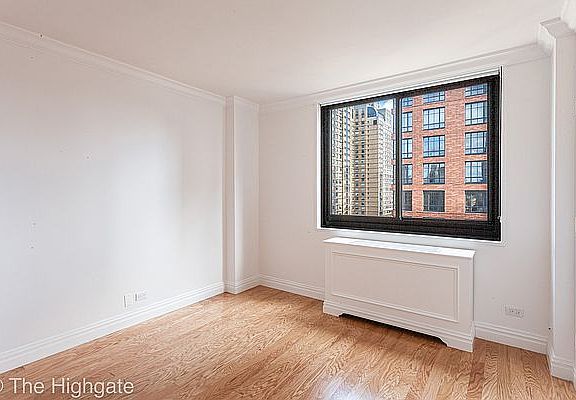 4th image of 182 E 95th St APT 19H
