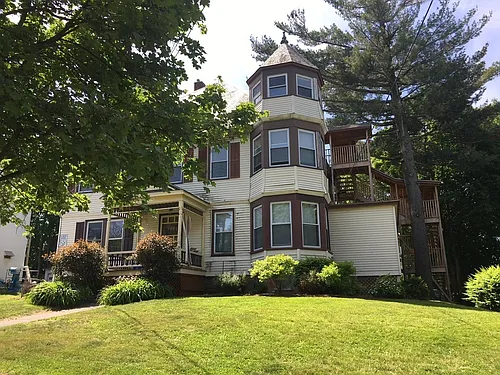 389 College St #2 Photo 1