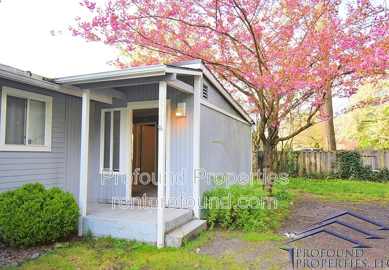 13103 SE Lincoln St — Photo 1