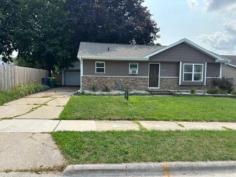 2 bed, 1.0 bath, $1,699 — Photo 1