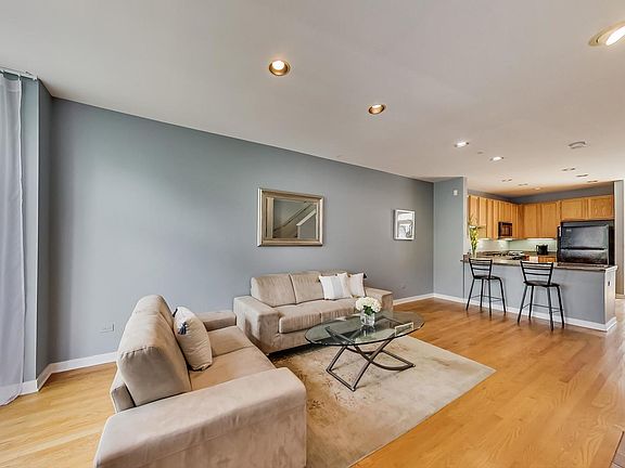 4th image of 1721 W Diversey Pkwy #1721
