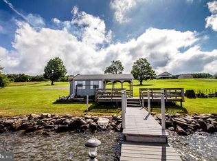 55 Mountain Lake Dr, Mount Storm, WV 26739