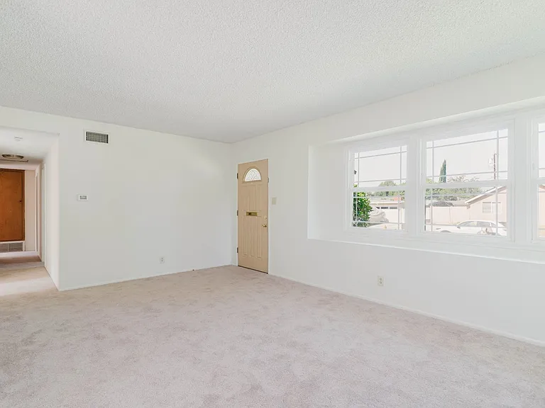 10826 Blucher Ave — Photo 6