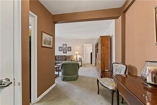Sold by Exclusive Properties Sotheby's International Realty | media 18