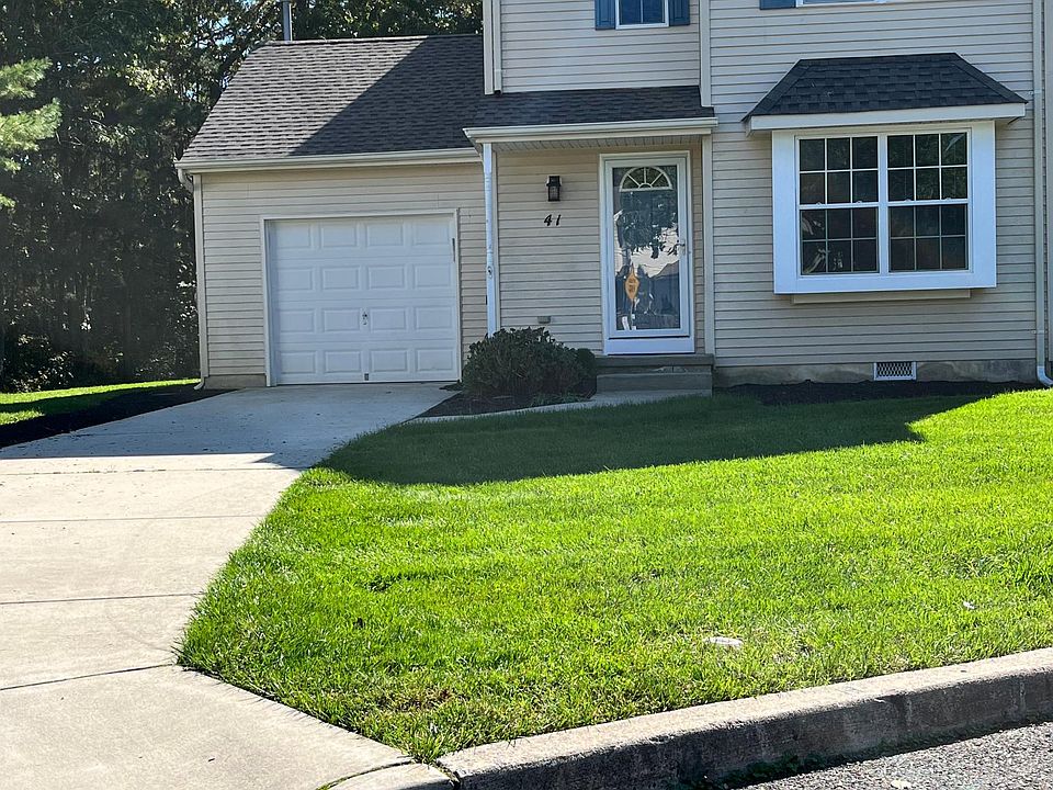 1st image of 41 Timberline Dr