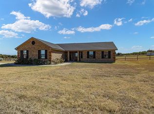 206 E Arbor Ct, Springtown, TX 76082