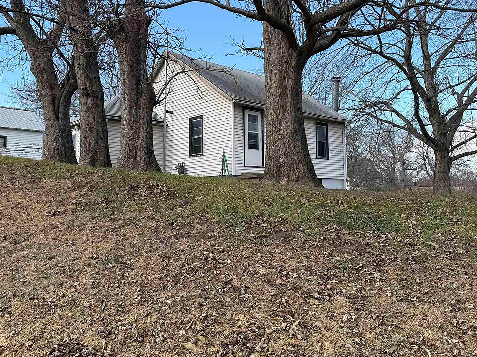 2nd image of 621 Main St