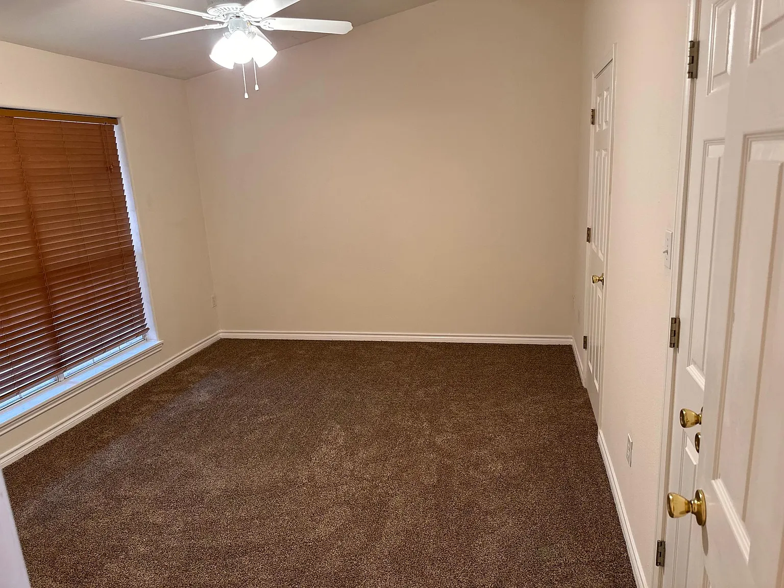 3 bed, 1200 sqft, $3,500 — Photo 4