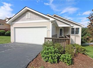 69 E Danbury Ln, Brevard, NC 28712