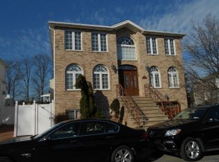 127 Bayview Ln, Staten Island, NY 10309