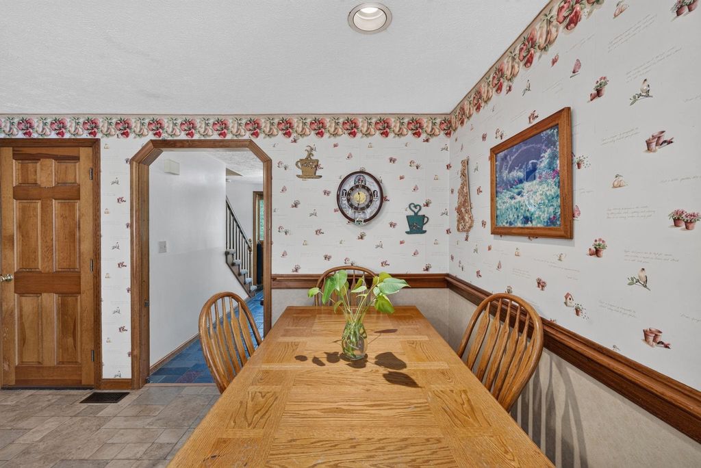 177 Ridge Road Road, Nashua, NH - More
