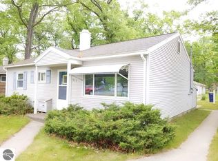 957 Avenue B, Traverse City, MI