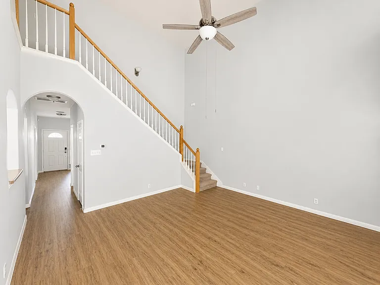 101 Kathryn Cv — Photo 12