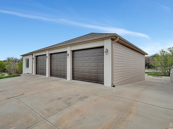 4th image of 6510 Artisan Way