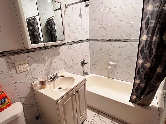 5th image of 831 Bushwick Ave #1