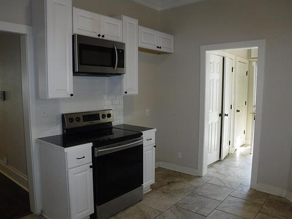 5th image of 411 N Brazos St