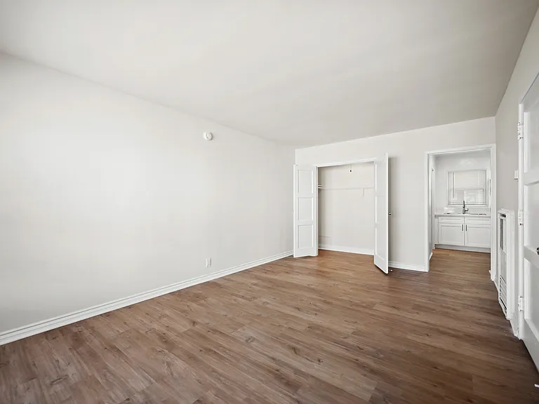 1628 S Saint Andrews Pl #1 — Photo 2