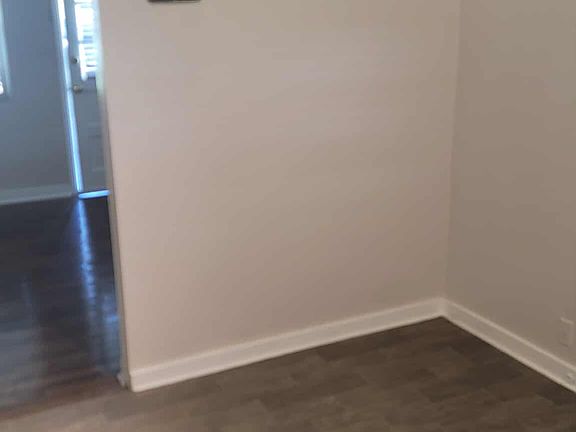 3rd image of 124 Park Lake St