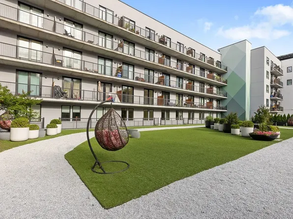 10 Lexington Avenue image 12 of 15