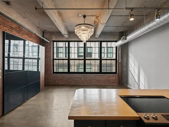 715 May St APT 327, Kansas City, MO 64105