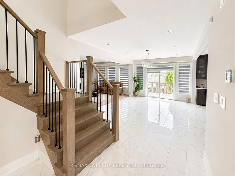 514 Bridgemill Cres — Photo 10