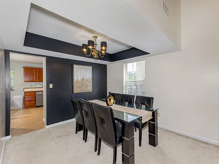 7555 Crickwood Ln — Photo 8