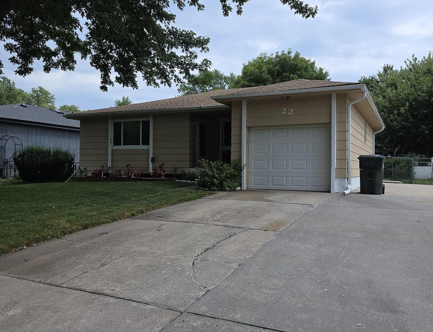 3 bed, 1800 sqft, $1,535 — Photo 1