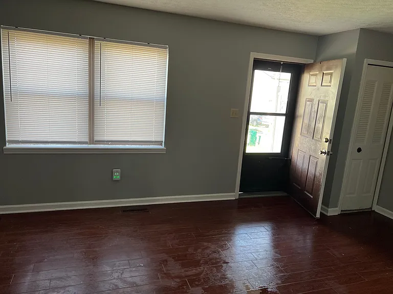 2733 Pioneer Ct — Photo 5