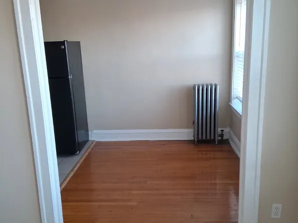 7852 S Eberhart Ave, Chicago, IL