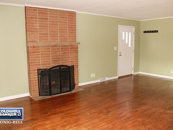 3rd image of 430 Park Ave