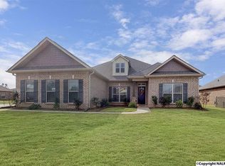 48 Queensland Dr, Huntsville, AL 35824