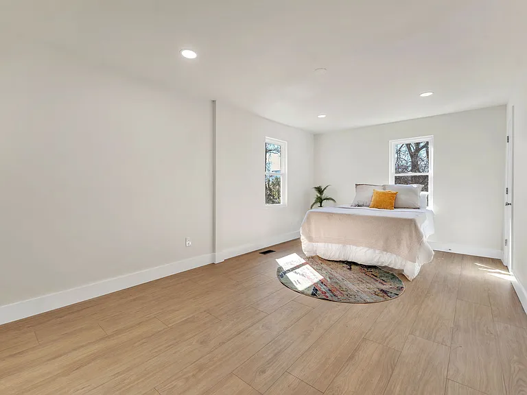 W Fairview Ave — Photo 12