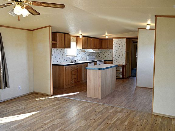 3rd image of 919 S Valley Dr