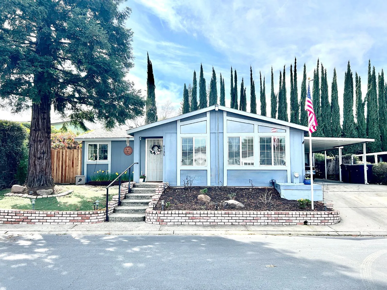 6135 Blucher Ln photo 1