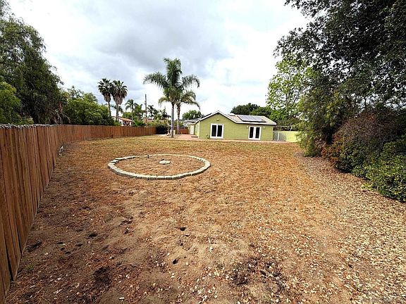 5th image of 469 Lado De Loma Dr